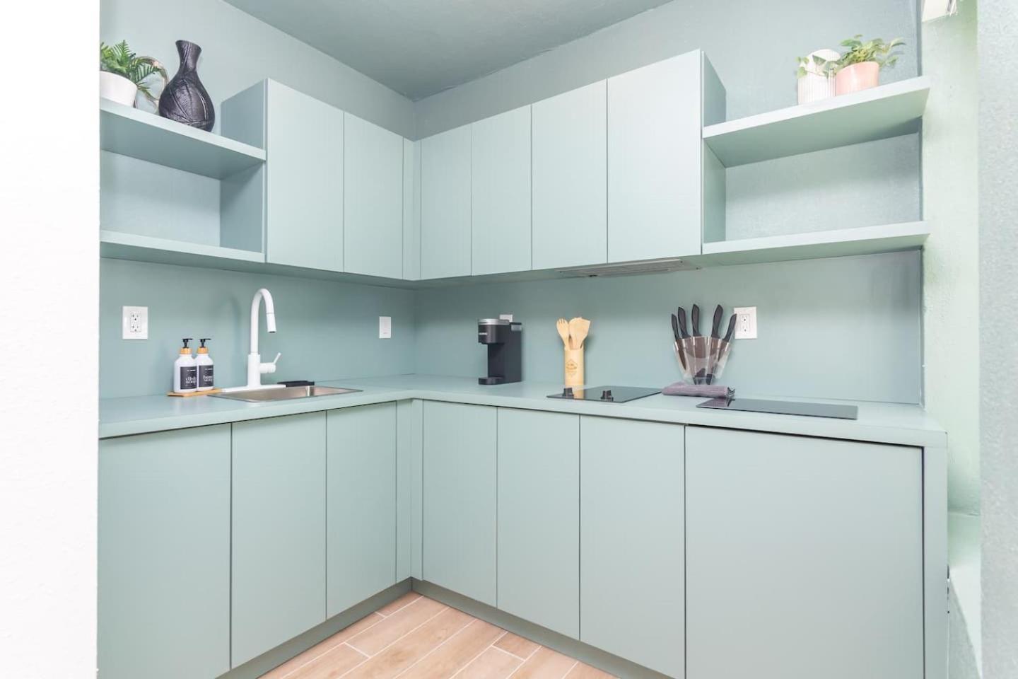 Newly Renovated Stylish In El Portal #2 Appartement